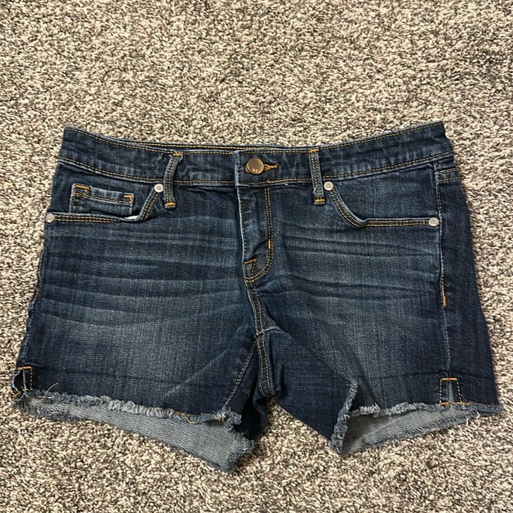 Dark Denim Mid-Rise Shorts with Lightly Frayed Edges, Size 6/28